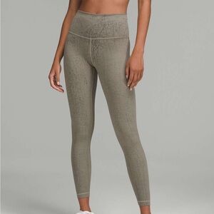 ✨BNWT - Lululemon Wunder Train High-Rise Tight 25" - size 20✨